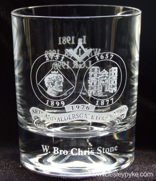 engraved-glass-coat-of-arms-4