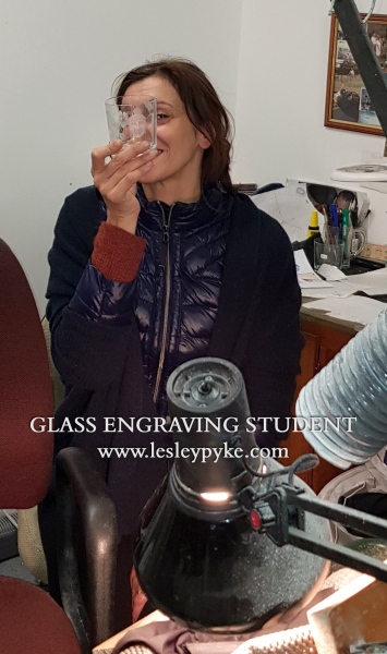 Glass engraving student