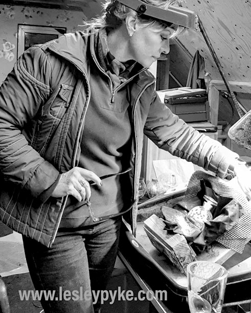 Lesley-Pyke-Glass-Engraver-workshop Lesley Pyke glass engraver workshop